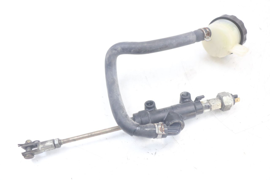 photo de REAR BRAKE MASTER CYLINDER TRIUMPH SPEED TRIPLE T301 900 (1994 - 1996) - Technical close-up