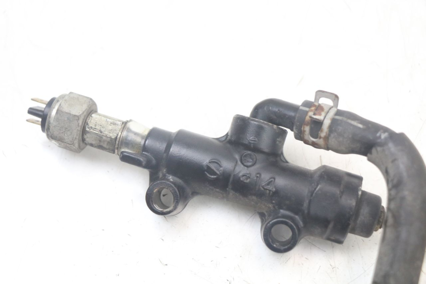 photo de REAR BRAKE MASTER CYLINDER TRIUMPH SPEED TRIPLE T301 900 (1994 - 1996) - Product overview