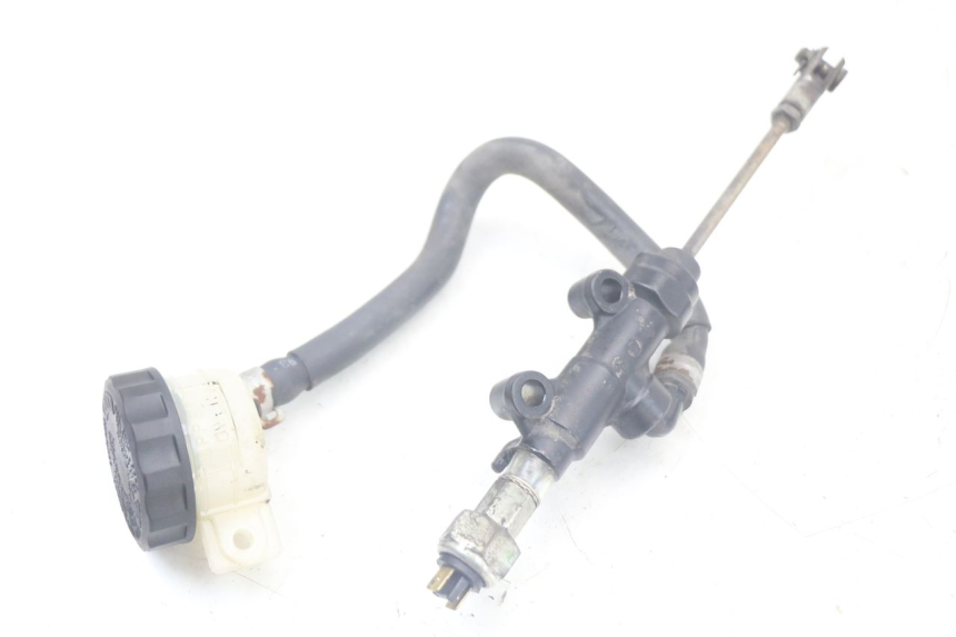 photo de REAR BRAKE MASTER CYLINDER TRIUMPH SPEED TRIPLE T301 900 (1994 - 1996) - Fixing points details