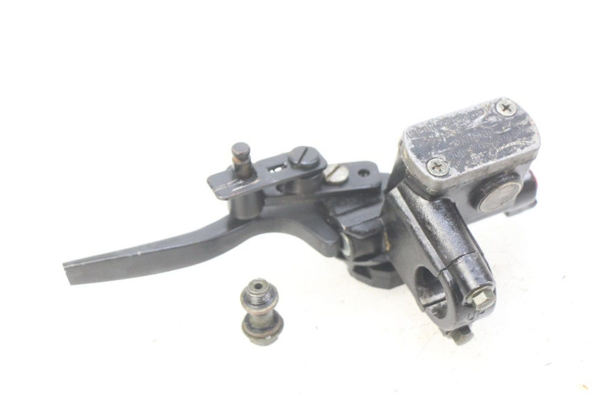 photo de REAR BRAKE MASTER CYLINDER CHINESE QUAD SPEEDY DELUXE 125 - Fixing points details