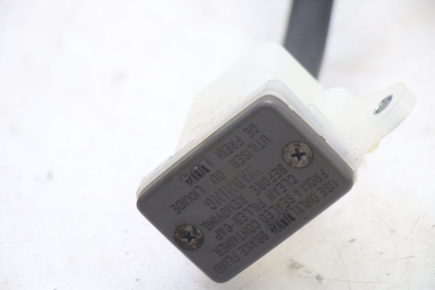 photo de REAR BRAKE MASTER CYLINDER SUZUKI GSX F GSXF 650 (2007 - 2015) - Alternative perspective