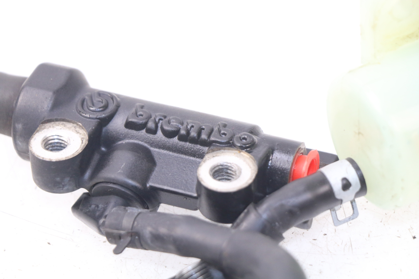 photo de REAR BRAKE MASTER CYLINDER YAMAHA TDM ABS 900 (2002 - 2014) - Alternative perspective
