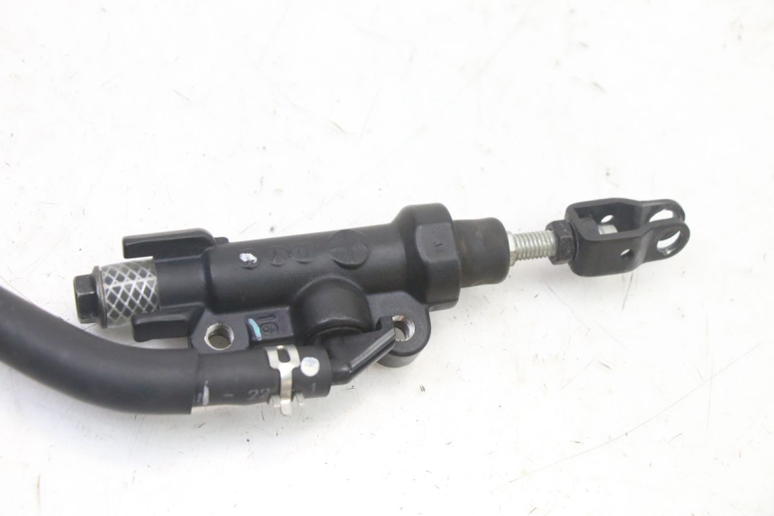 photo de REAR BRAKE MASTER CYLINDER YAMAHA TRACER 7 700 (2020 - 2024) - Fixing points details