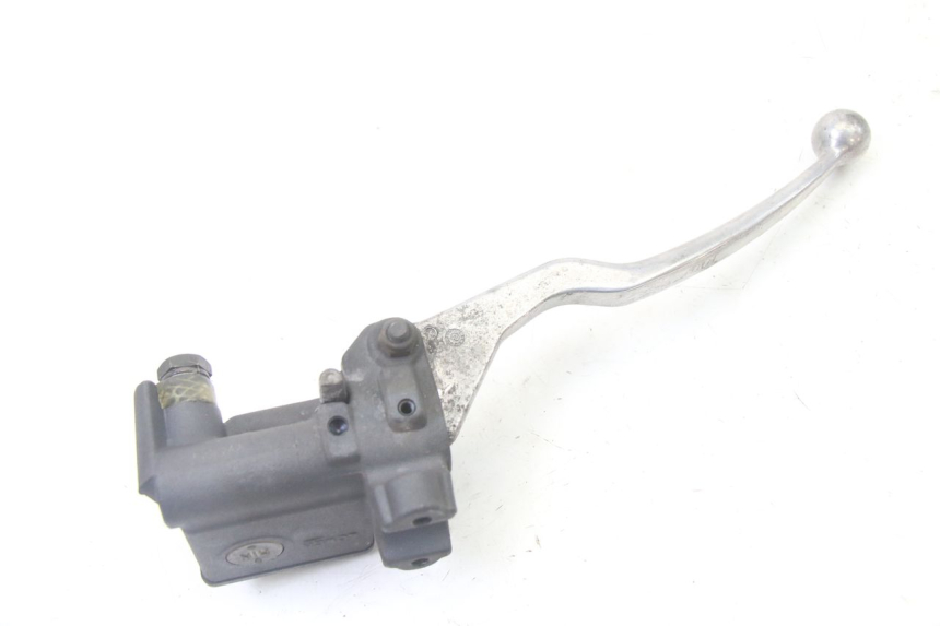 photo de REAR BRAKE MASTER CYLINDER SUZUKI UH BURGMAN 125 (2002 - 2006) - Fixing points details