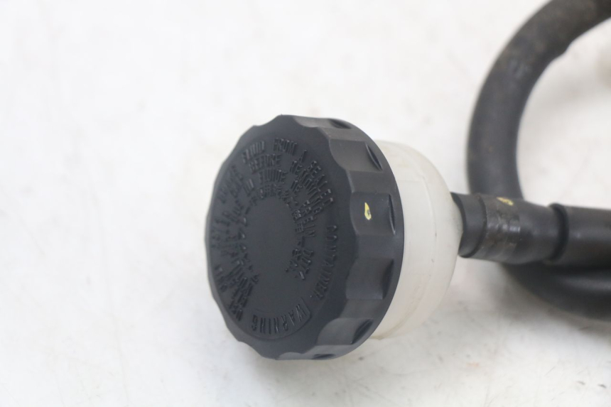 photo de REAR BRAKE MASTER CYLINDER KAWASAKI VERSYS ABS 650 (2015 - 2018) - Alternative perspective
