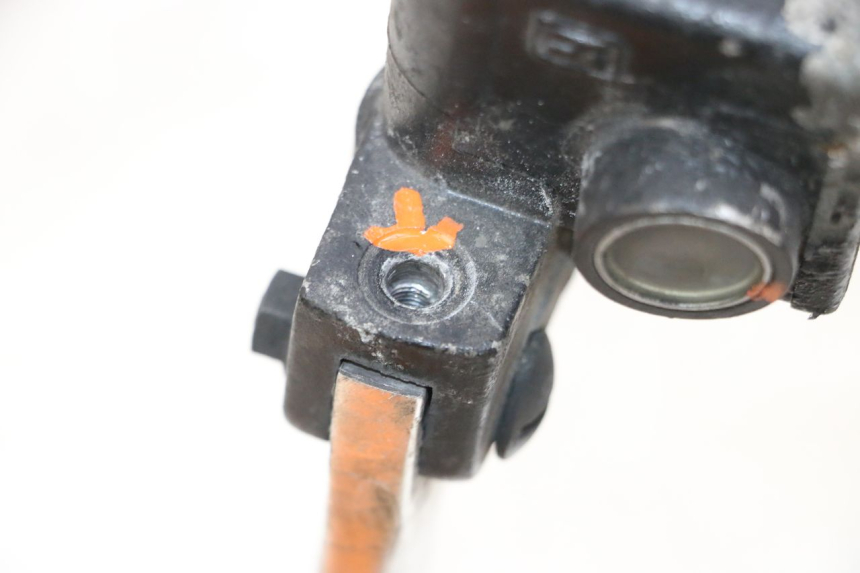 photo de REAR BRAKE MASTER CYLINDER PIAGGIO VESPA GTS SUPER IE 125 (2009 - 2016) - Alternative perspective