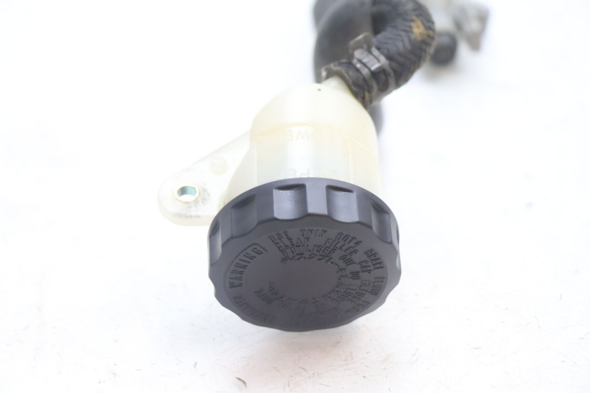 photo de REAR BRAKE MASTER CYLINDER HONDA VFR FI RC46 800 (1998 - 2001) - Fixing points details