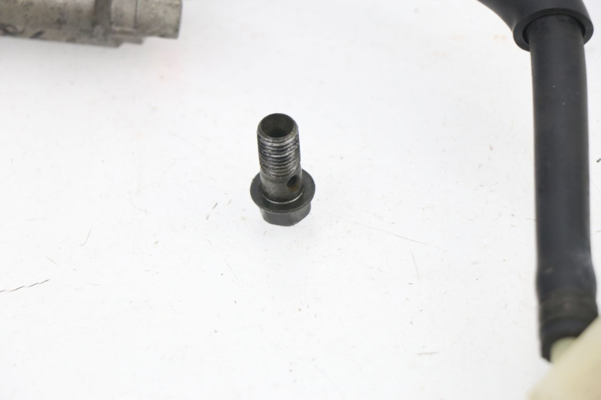 photo de REAR BRAKE MASTER CYLINDER HONDA VTR F FIRESTORM 1000 (1997 - 2001) - Checked used part