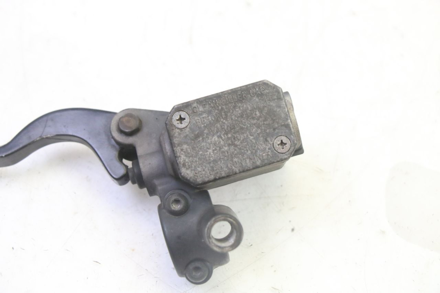 photo de REAR BRAKE MASTER CYLINDER YAMAHA X-MAX XMAX 125 (2010 - 2013) - Zoom on usage condition