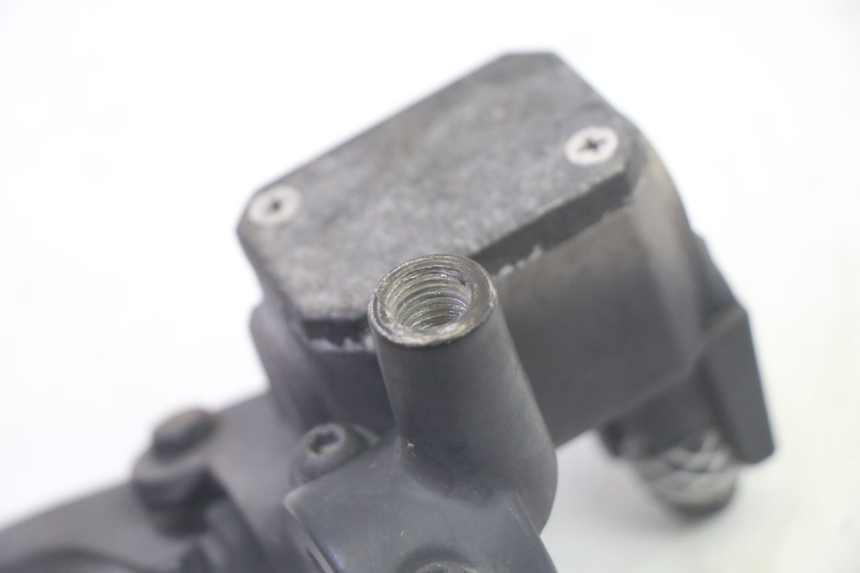 photo de REAR BRAKE MASTER CYLINDER YAMAHA X-MAX XMAX 125 (2010 - 2013) - Alternative perspective