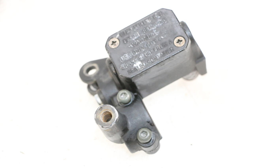 photo de REAR BRAKE MASTER CYLINDER YAMAHA XMAX X-MAX 125 (2006 - 2009) - Surface and material condition