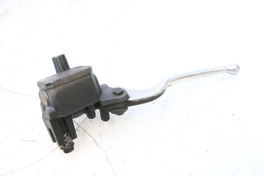photo de REAR BRAKE MASTER CYLINDER YAMAHA X-MAX XMAX 125 (2010 - 2013) - Technical close-up