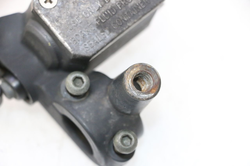 photo de REAR BRAKE MASTER CYLINDER YAMAHA XMAX X-MAX 125 (2006 - 2009) - Additional view of the item