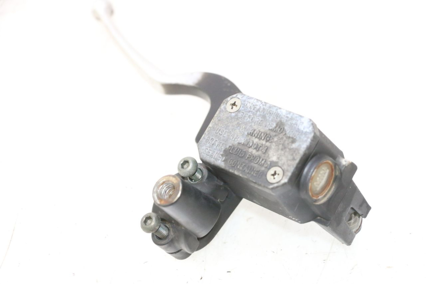 photo de REAR BRAKE MASTER CYLINDER YAMAHA XMAX X-MAX 125 (2006 - 2009) - Distinctive features