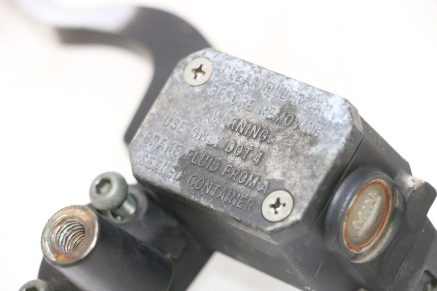 photo de REAR BRAKE MASTER CYLINDER YAMAHA XMAX X-MAX 125 (2006 - 2009) - Component zoom