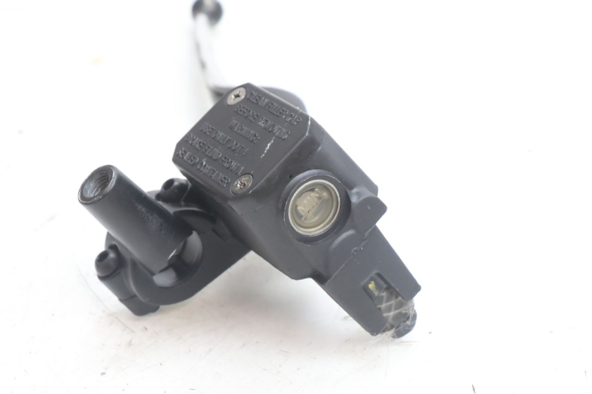 photo de REAR BRAKE MASTER CYLINDER YAMAHA X-MAX XMAX 125 (2010 - 2013) - Surface and material condition
