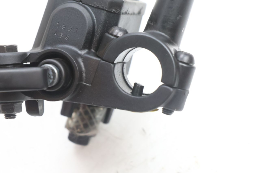 photo de REAR BRAKE MASTER CYLINDER YAMAHA X-MAX XMAX 125 (2010 - 2013) - Markings and original references