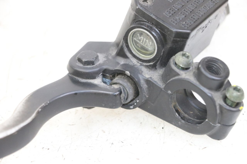 photo de REAR BRAKE MASTER CYLINDER PIAGGIO XEVO - X EVO 125 (2007 - 2017) - Alternative perspective