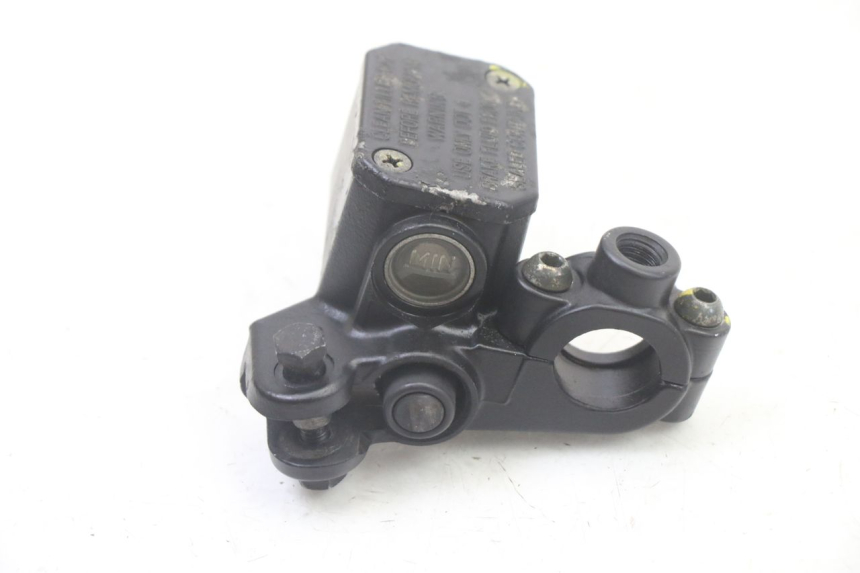 photo de REAR BRAKE MASTER CYLINDER PIAGGIO XEVO - X EVO 125 (2007 - 2017) - Alternative perspective