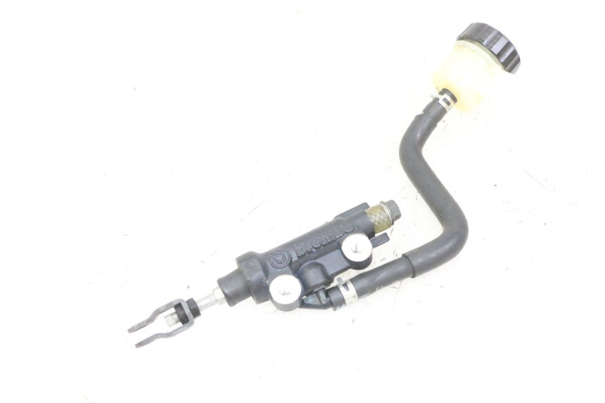 photo de REAR BRAKE MASTER CYLINDER YAMAHA XJ6 ABS 600 (2008 - 2016) - Technical close-up