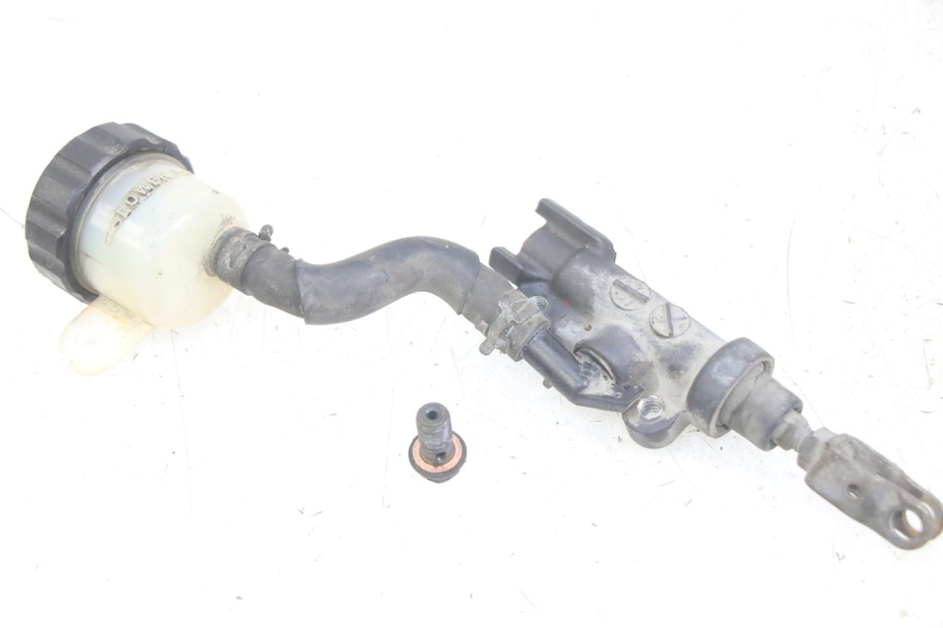 photo de REAR BRAKE MASTER CYLINDER YAMAHA XJN DIVERSION 600 (2000 - 2003) - Component detail