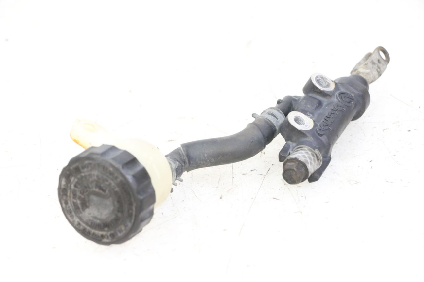 photo de REAR BRAKE MASTER CYLINDER YAMAHA XJN DIVERSION 600 (2000 - 2003) - Zoom on usage condition