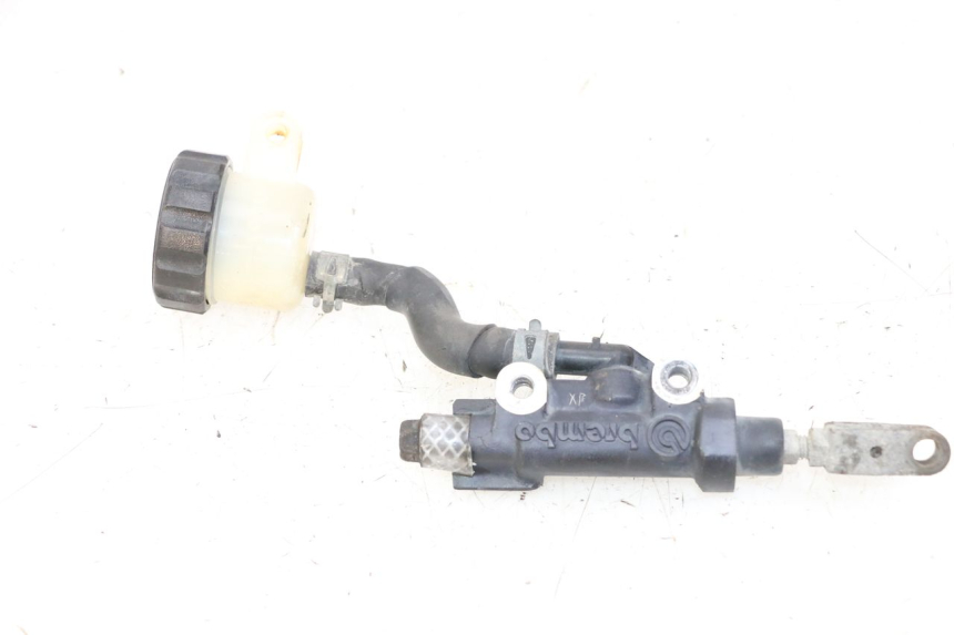 photo de REAR BRAKE MASTER CYLINDER YAMAHA XJN DIVERSION 600 (2000 - 2003) - Technical close-up