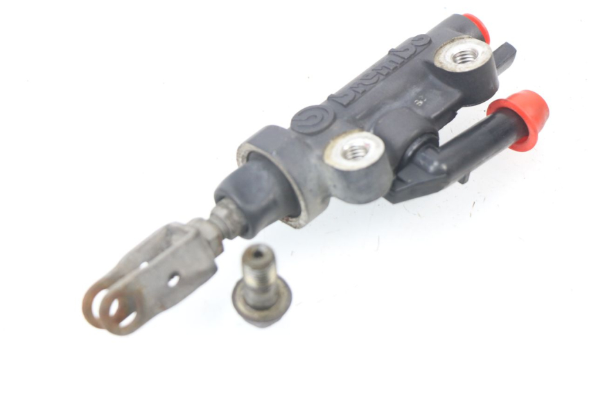 photo de REAR BRAKE MASTER CYLINDER YAMAHA XJN XJ N DIVERSION 600 (1994 - 1997) - Alternative perspective