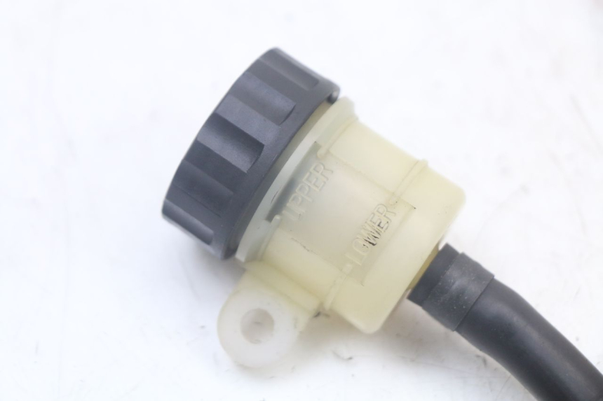 photo de REAR BRAKE MASTER CYLINDER YAMAHA XT X 660 (2004 - 2016) - Technical close-up