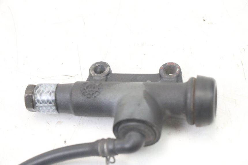 photo de REAR BRAKE MASTER CYLINDER YAMAHA TZR 50 (2008 - 2016) - Technical close-up