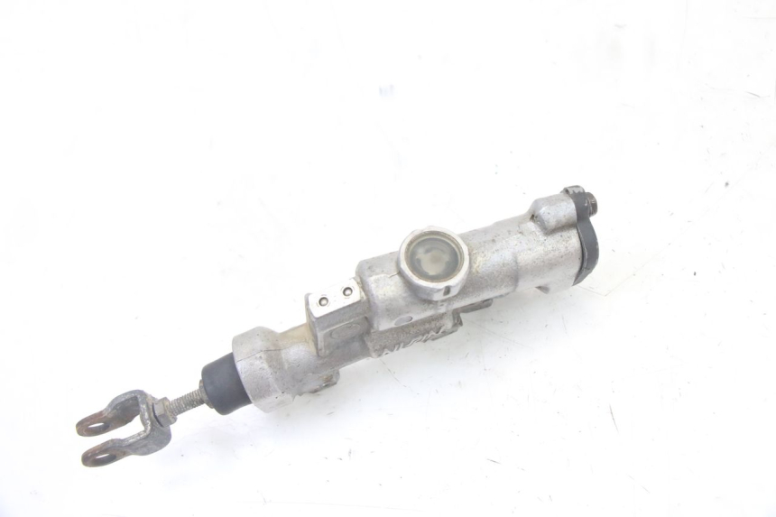 photo de REAR BRAKE MASTER CYLINDER YAMAHA YZ-F YZF 250 (2007 - 2013) - Technical close-up