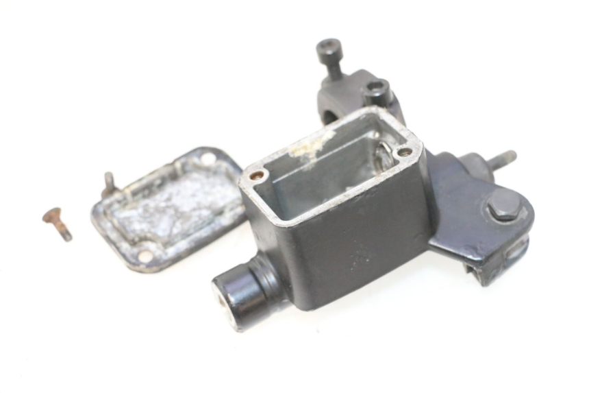 photo de REAR BRAKE MASTER CYLINDER YAMAHA YP MAJESTY 125 (2007 - 2010) - Main view