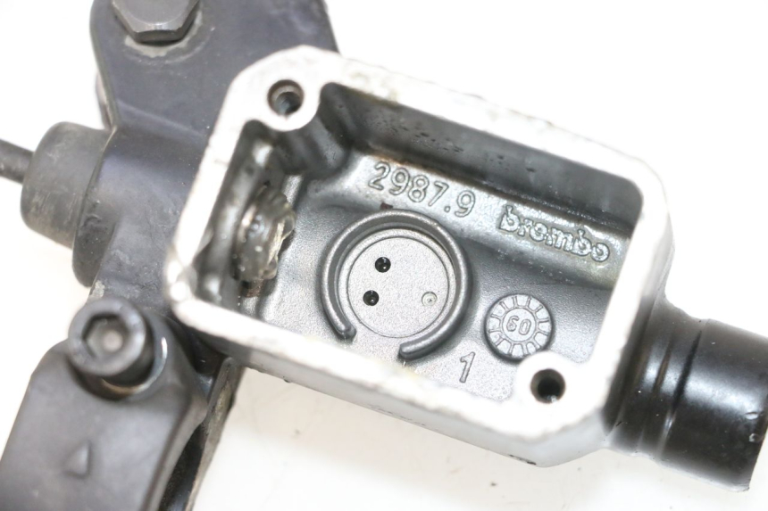 photo de REAR BRAKE MASTER CYLINDER YAMAHA YP MAJESTY 125 (2007 - 2010) - Distinctive features