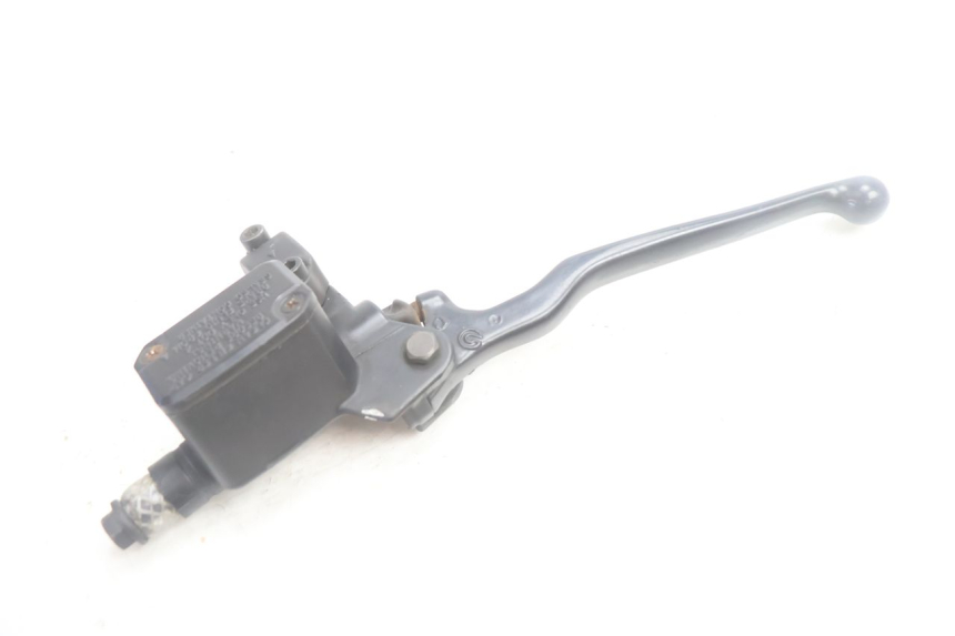 photo de REAR BRAKE MASTER CYLINDER YAMAHA YP MAJESTY 125 (2002 - 2006) - Alternative perspective