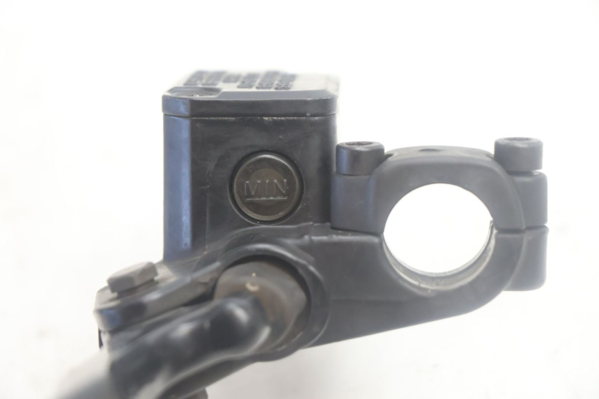 photo de REAR BRAKE MASTER CYLINDER YAMAHA YP MAJESTY 125 (2002 - 2006) - Technical close-up