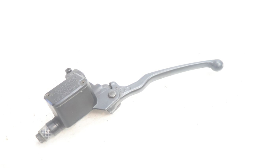 photo de REAR BRAKE MASTER CYLINDER YAMAHA YP MAJESTY 125 (2002 - 2006) - Alternative perspective