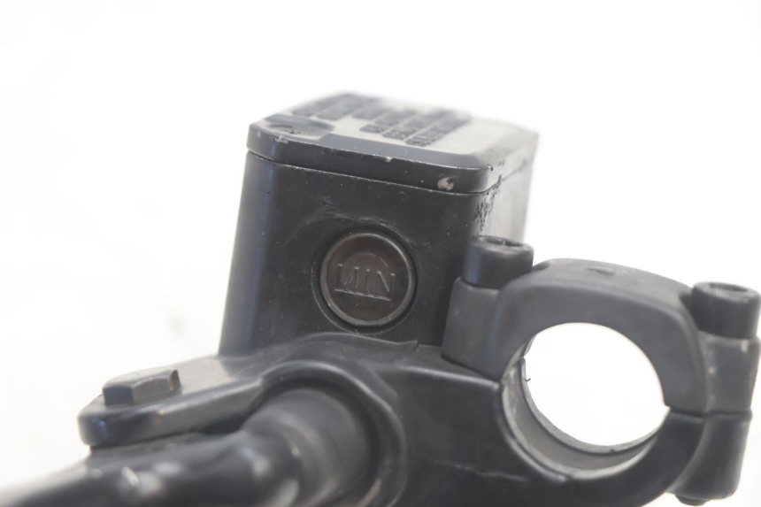 photo de REAR BRAKE MASTER CYLINDER YAMAHA YP MAJESTY 125 (2002 - 2006) - Surface and material condition