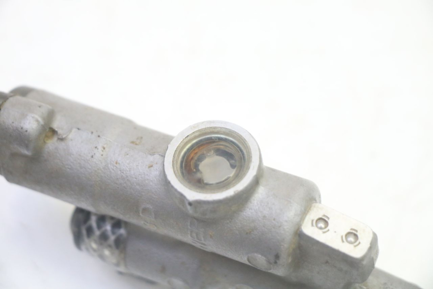 photo de REAR BRAKE MASTER CYLINDER YAMAHA YZ-F YZF 250 (2014 - 2018) - Alternative perspective