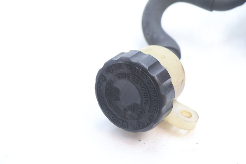 photo de REAR BRAKE MASTER CYLINDER YAMAHA YZF R GENESIS 750 (1993 - 1998) - Fixing points details