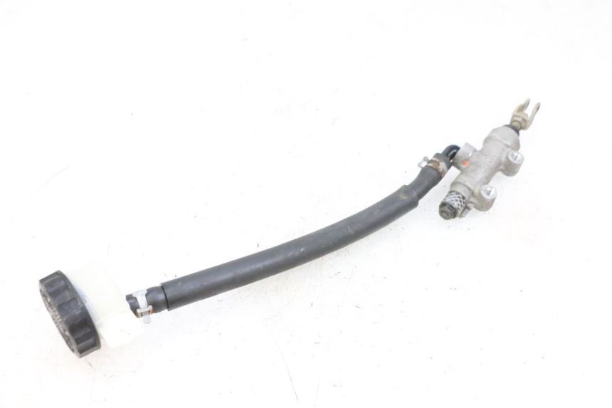 photo de REAR BRAKE MASTER CYLINDER KAWASAKI ZR 7 750 (1999 - 2004) - Main view