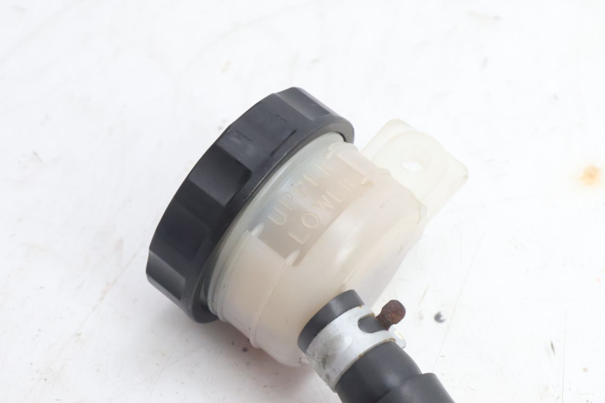 photo de REAR BRAKE MASTER CYLINDER KAWASAKI ZZR 600 (1995 - 2004) - Zoom on usage condition