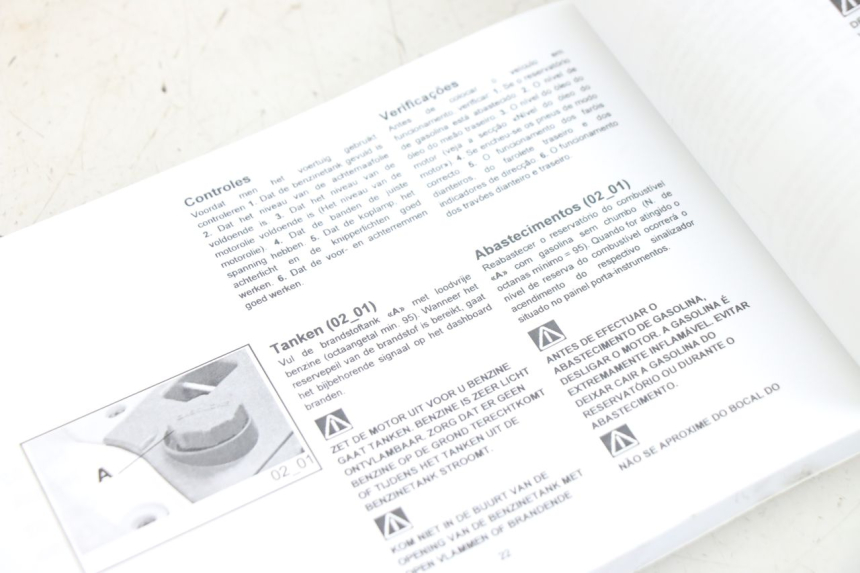 photo de USER MANUAL PIAGGIO FLY 125 (2005 - 2012) - Product overview