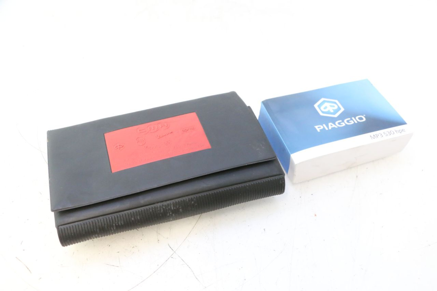 photo de USER MANUAL PIAGGIO MP3 HPE 530 (2022 - 2026) - Main view
