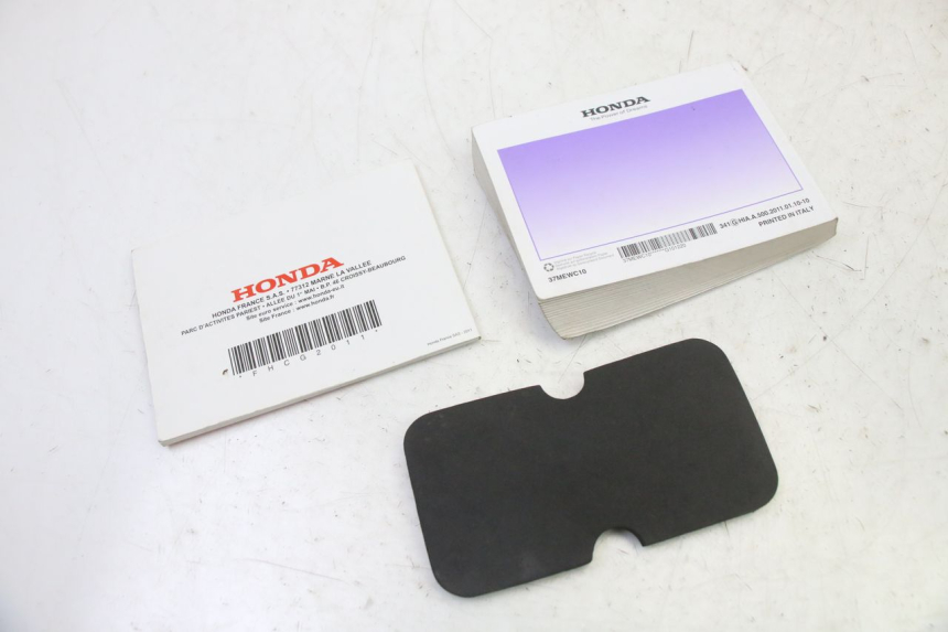 photo de USER MANUAL HONDA NTV DEAUVILLE ABS 700 (2007 - 2016) - Technical close-up