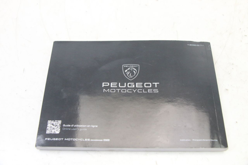 photo de USER MANUAL PEUGEOT TWEET 4T 50 (2023 - 2025) - Fixing points details