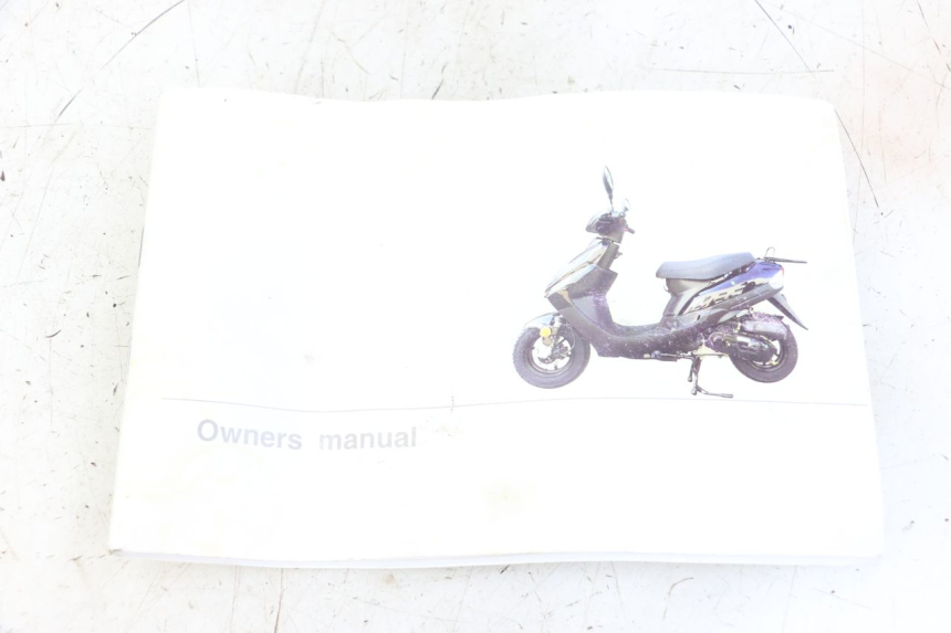 photo de USER MANUAL TNT MOTOR ROMA 10' 4T 50 (2019 - 2022) - Main view