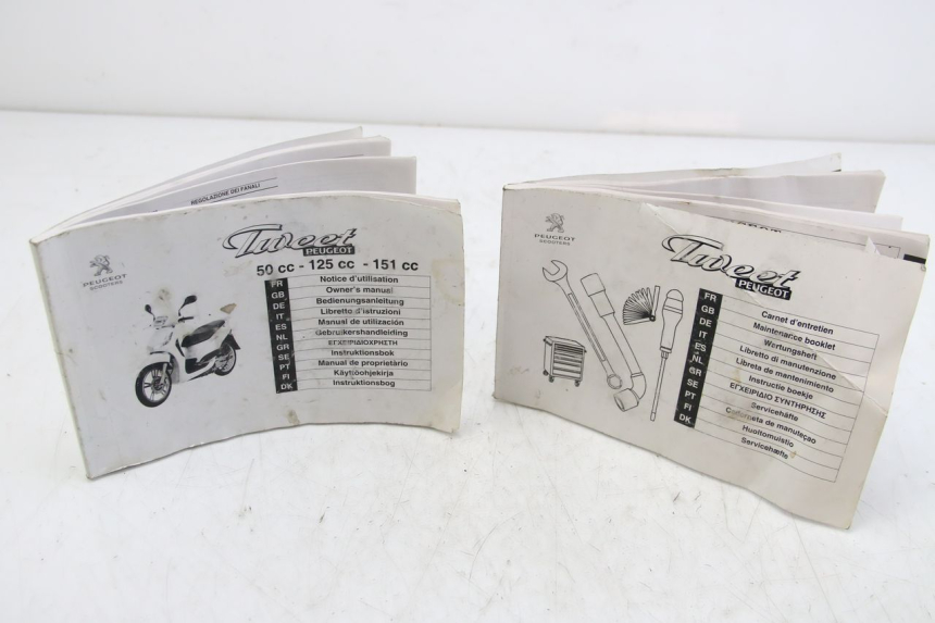 photo de USER MANUAL PEUGEOT TWEET 4T 50 (2010 - 2014) - Main view