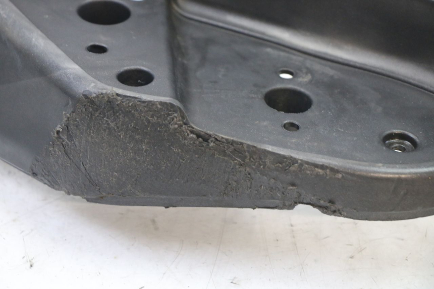 photo de FLOOR PANEL APRILIA ATLANTIC 125 (2003 - 2009) - Alternative perspective