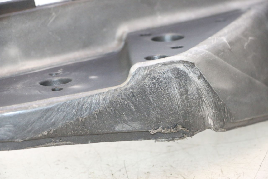 photo de FLOOR PANEL APRILIA ATLANTIC S 125 (2010 - 2013) - High-resolution close-up