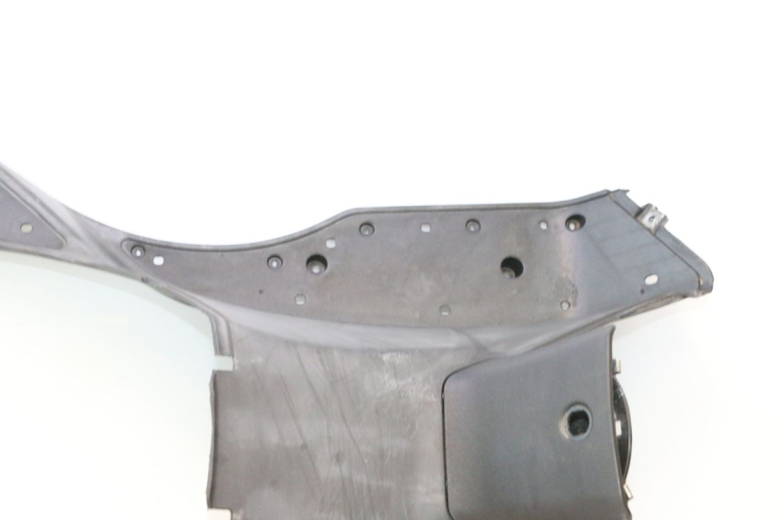photo de FLOOR PANEL APRILIA ATLANTIC S 125 (2010 - 2013) - Technical close-up